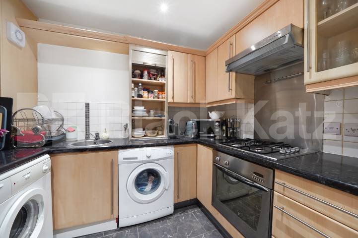 Recently redecorated & located in this highly desirable private development Marcia Road , Tower Bridge